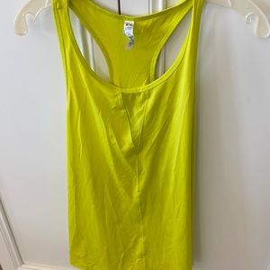 Under Armour  Semi-fitted tank NWT